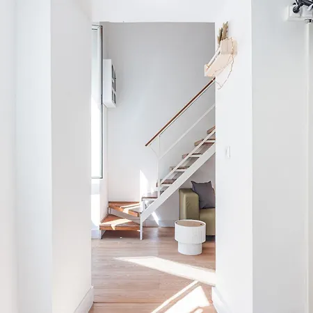 Lively District - Duplex Old Town Apartment Nizza