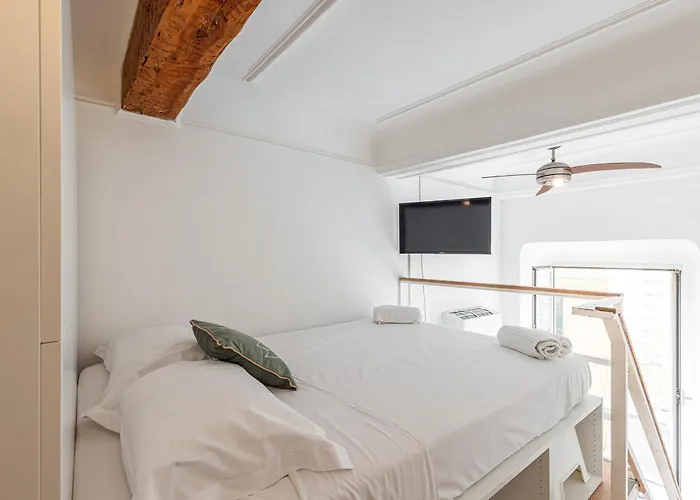 Lively District - Duplex Old Town 尼斯