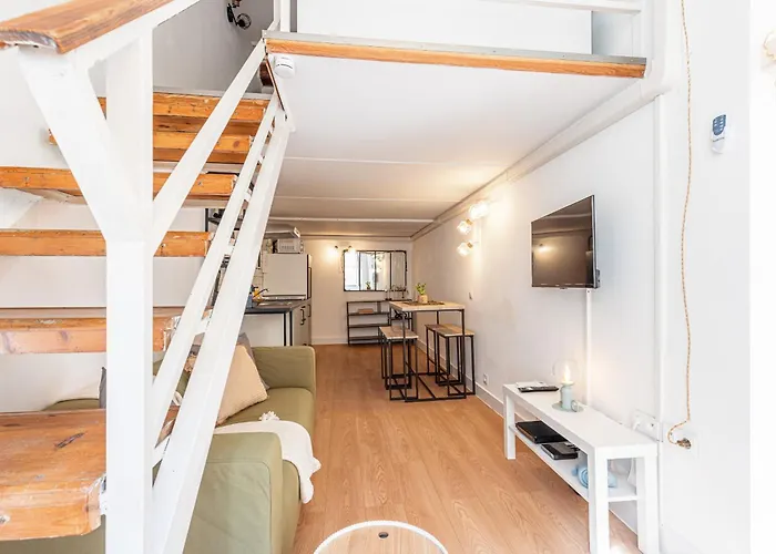 Lively District - Duplex Old Town Apartment Nice
